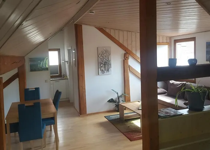 Elena * 波彭豪森